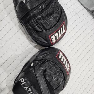 Title Boxing Black Platinum Focus Mitts